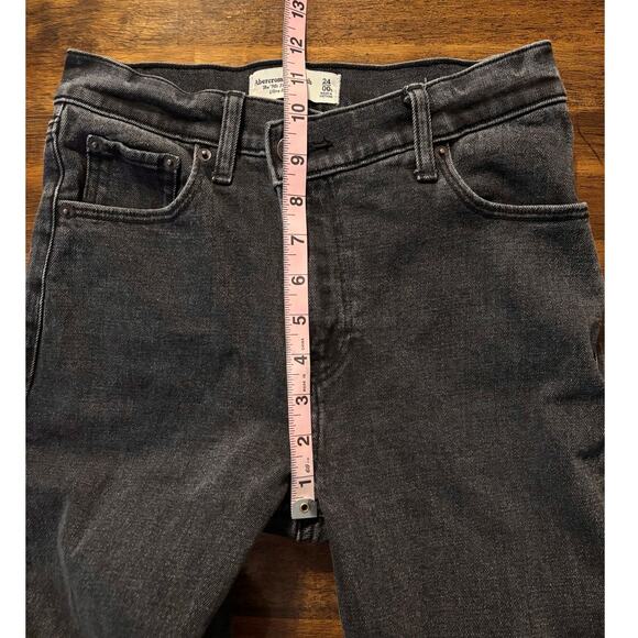 Abercrombie Women's 00 24 x 29 Jeans 90's Slim Straight Ultra High Asymmetrical - Picture 9 of 11